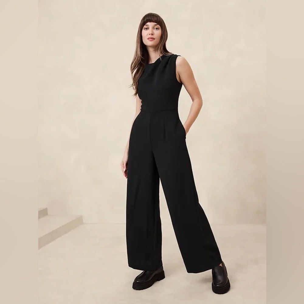 Banana Republic Sleeveless Pleated Wide-Leg Jumpsuit